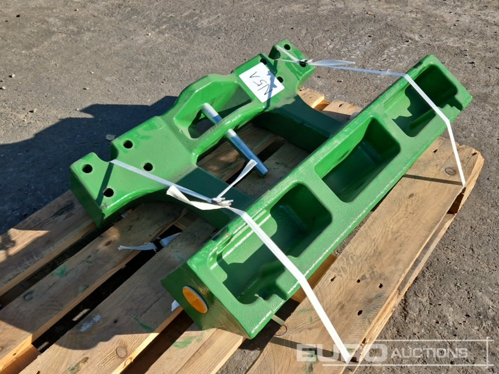 Unused Suitcase or BigPack Front Weight Carrier to suit John Deere 8R 230, 8R 250, 8R 280, 8R 310, 8R 340, 8R 370, 8R 410 (PartNo.R569418,R572164) - الآلات الزراعية: صورة 2 Unused Suitcase or BigPack Front Weight Carrier to suit John Deere 8R 230, 8R 250, 8R 280, 8R 310, 8R 340, 8R 370, 8R 410 (PartNo.R569418,R572164) - الآلات الزراعية: صورة 2
