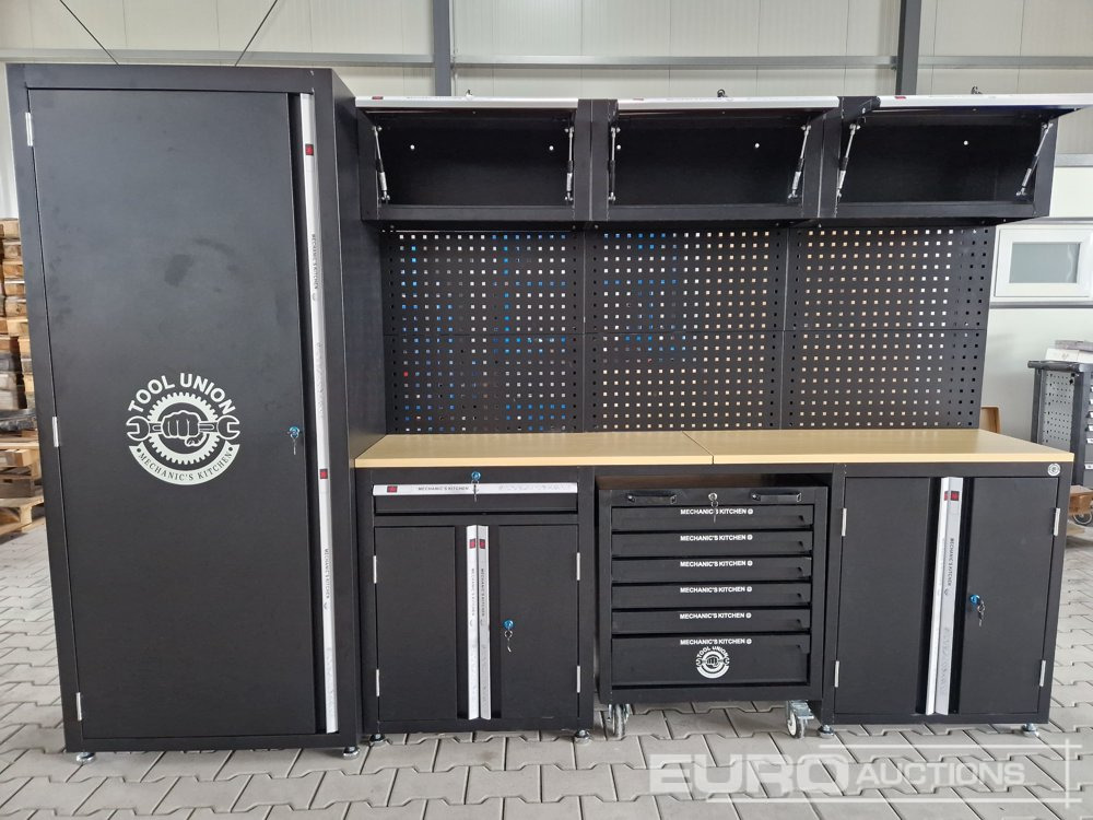 Unused TOOL UNION Mechanic's Kitchen Workbench incl. Tool Trolley & Tools - معدات البناء: صورة 2 Unused TOOL UNION Mechanic's Kitchen Workbench incl. Tool Trolley & Tools - معدات البناء: صورة 2