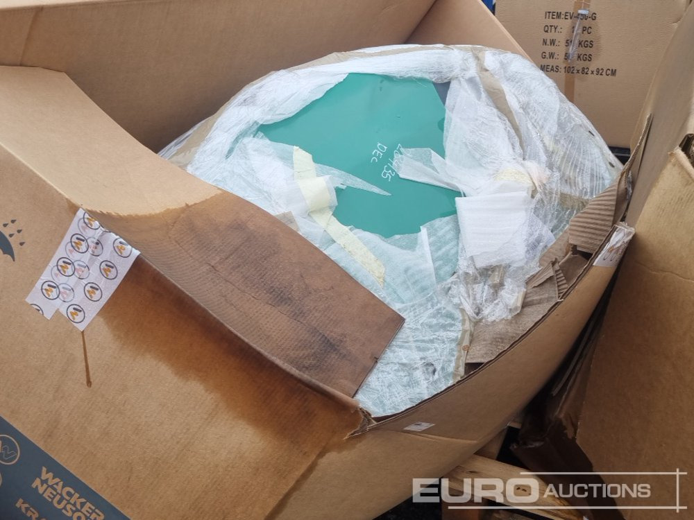 Unused Wacker Neuson Engine Cover - غطاء محرك المركبة - آلات البناء: صورة 4 Unused Wacker Neuson Engine Cover - غطاء محرك المركبة - آلات البناء: صورة 4
