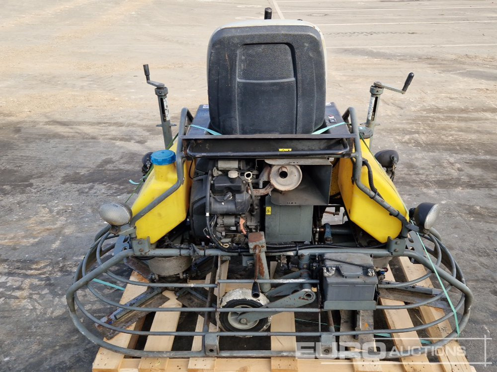 Wacker Neuson Ride-On Power Trowel - آلة أسفلت: صورة 5 Wacker Neuson Ride-On Power Trowel - آلة أسفلت: صورة 5