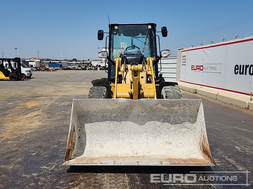 اللودر بعجل 2010 CAT 908H: صورة 8