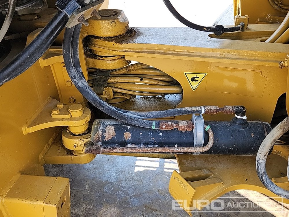 اللودر بعجل 2010 CAT 908H: صورة 20