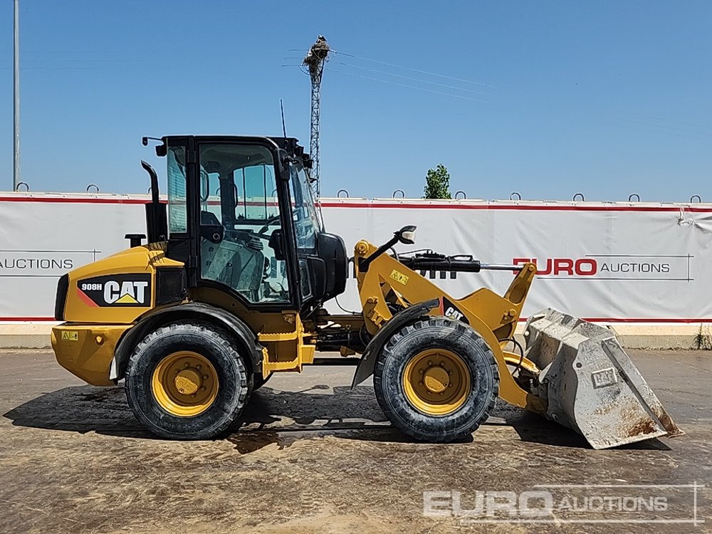 اللودر بعجل 2010 CAT 908H: صورة 6