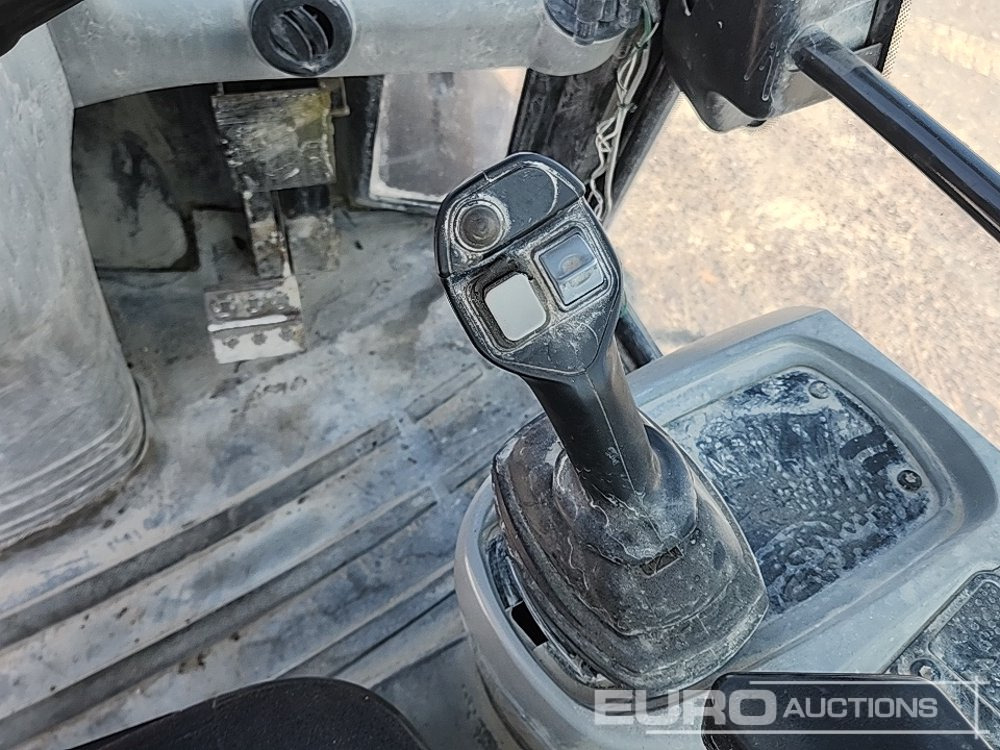 اللودر بعجل 2010 CAT 908H: صورة 27
