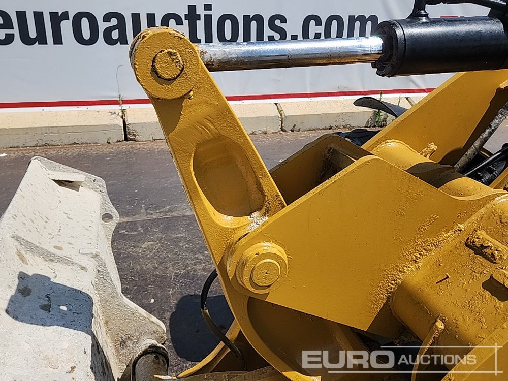 اللودر بعجل 2010 CAT 908H: صورة 16