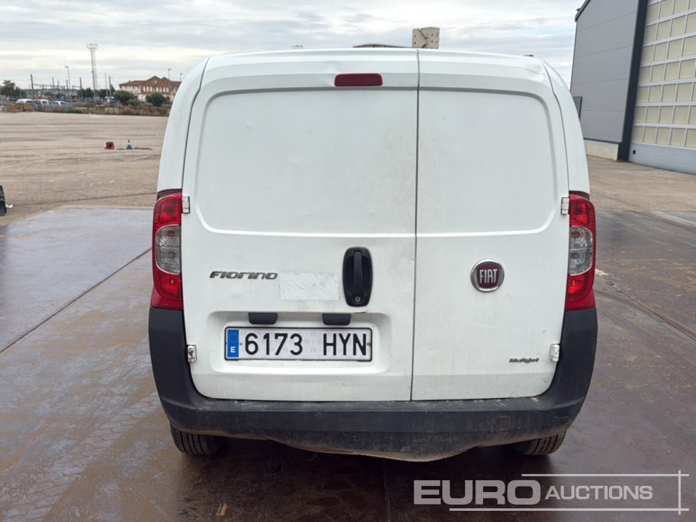 2014 Fiat Fiorino - شاحنة التوصيل: صورة 4 2014 Fiat Fiorino - شاحنة التوصيل: صورة 4