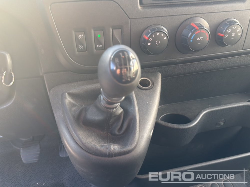 شاحنة التوصيل 2019 Renault Master: صورة 17