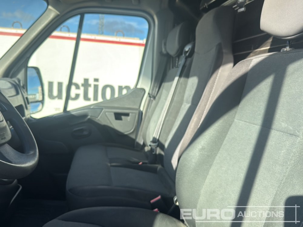 شاحنة التوصيل 2019 Renault Master: صورة 18