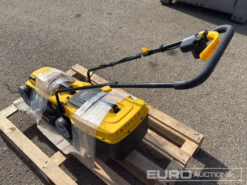 Manual Lawn Mower - جزازة أعشاب الحدائق: صورة 1 Manual Lawn Mower - جزازة أعشاب الحدائق: صورة 1