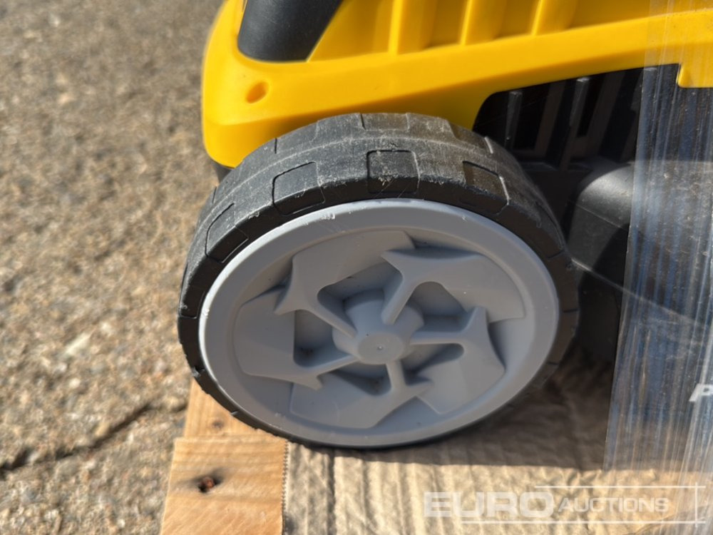 Manual Lawn Mower - جزازة أعشاب الحدائق: صورة 5 Manual Lawn Mower - جزازة أعشاب الحدائق: صورة 5