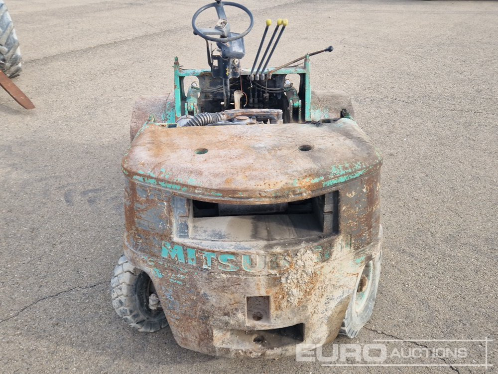 Mitsibishi Forklift, 2 Stage Free Mast Lift, Forks (Incomplete) - آليات: صورة 5 Mitsibishi Forklift, 2 Stage Free Mast Lift, Forks (Incomplete) - آليات: صورة 5