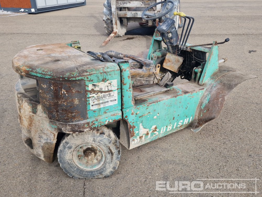 Mitsibishi Forklift, 2 Stage Free Mast Lift, Forks (Incomplete) - آليات: صورة 4 Mitsibishi Forklift, 2 Stage Free Mast Lift, Forks (Incomplete) - آليات: صورة 4