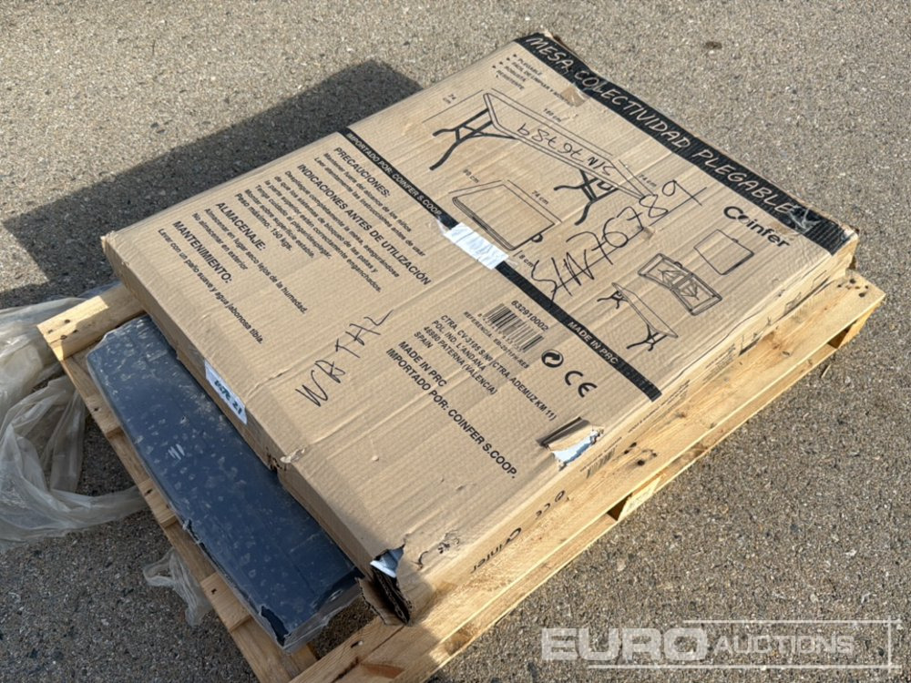 Pallet of Folding Table (2 of) - معدات البناء: صورة 1 Pallet of Folding Table (2 of) - معدات البناء: صورة 1