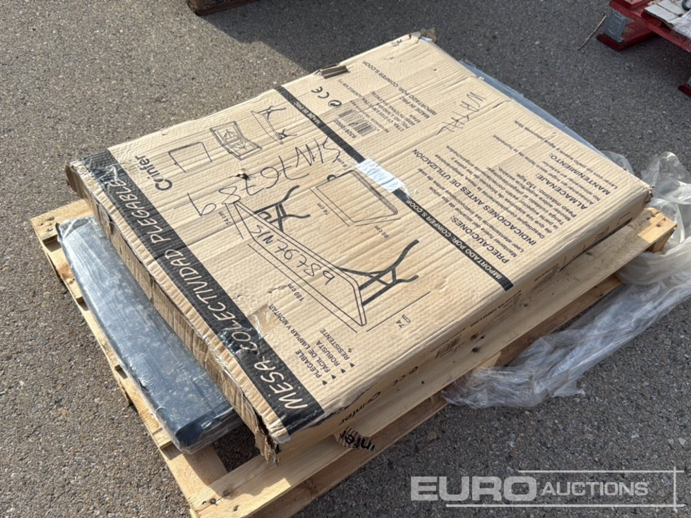 Pallet of Folding Table (2 of) - معدات البناء: صورة 3 Pallet of Folding Table (2 of) - معدات البناء: صورة 3