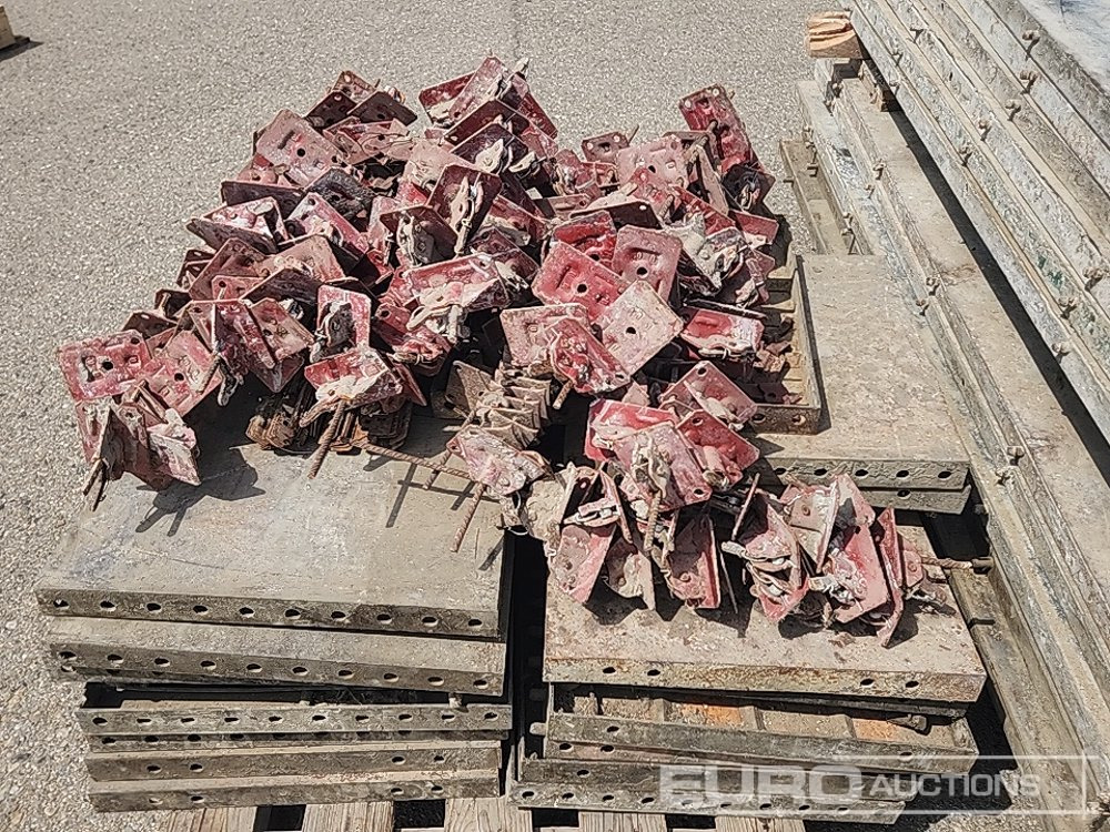 Pallet of Scaffolding Boards and Fixings - معدات البناء: صورة 5 Pallet of Scaffolding Boards and Fixings - معدات البناء: صورة 5