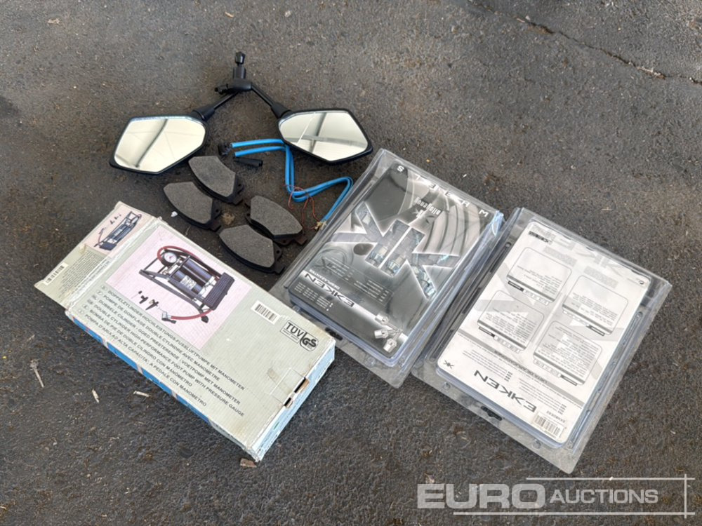 Set of Foot Pump, Brake Pads, Adjusting Taper Bolts (2 of), Motorbike Mirror - معدات البناء: صورة 4 Set of Foot Pump, Brake Pads, Adjusting Taper Bolts (2 of), Motorbike Mirror - معدات البناء: صورة 4