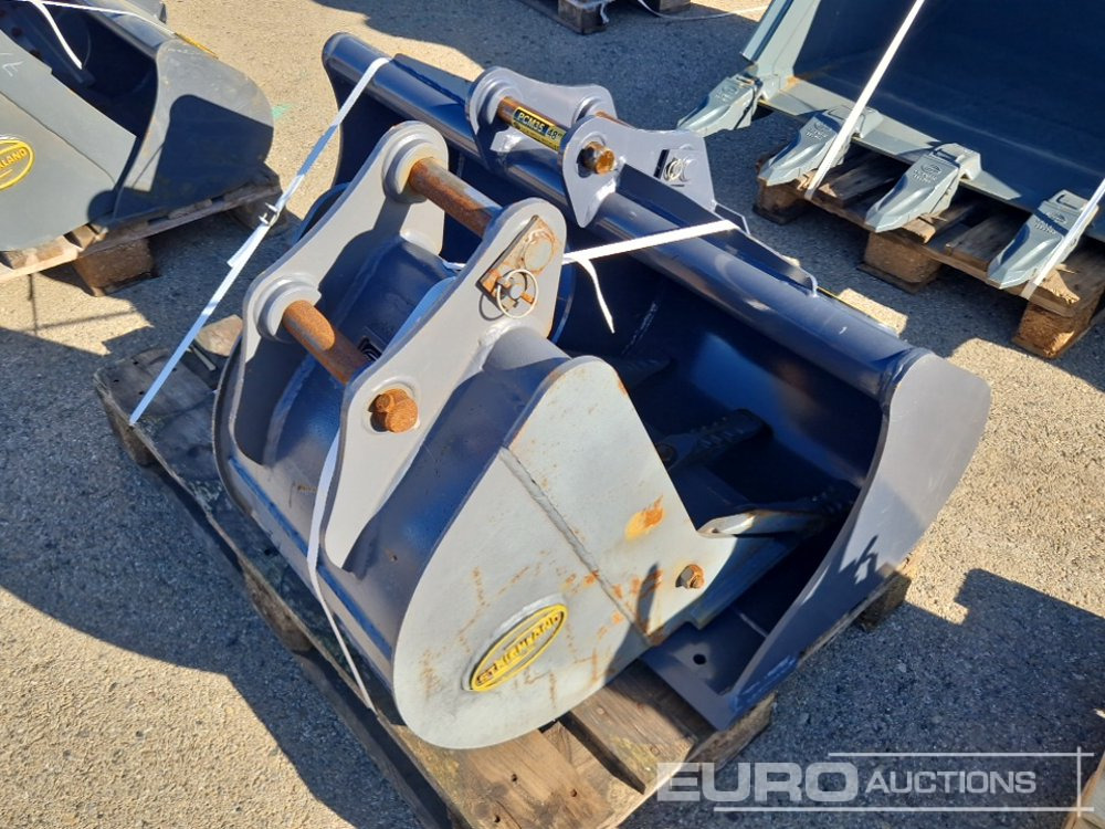 Set of PMC35 18' Digging Bucket (S/N 5017871008BD), PMC35 48' Cleaning Bucket (S/N 5033630023) - بكت: صورة 2 Set of PMC35 18' Digging Bucket (S/N 5017871008BD), PMC35 48' Cleaning Bucket (S/N 5033630023) - بكت: صورة 2