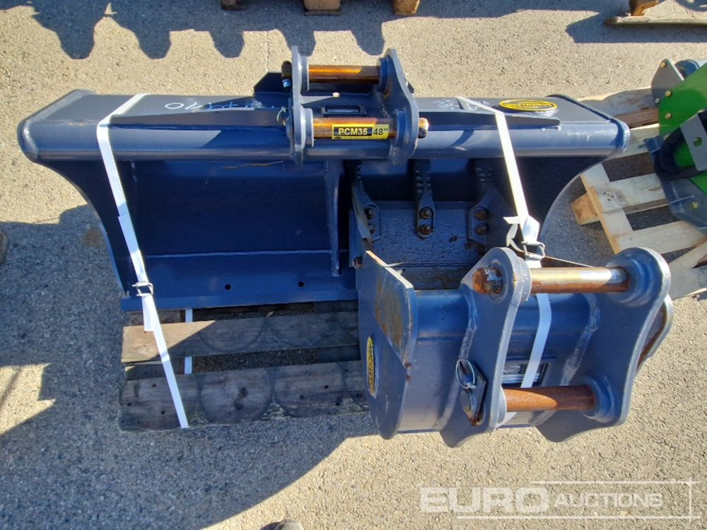 Set of PMC35 18' Digging Bucket (S/N 5017871008BD), PMC35 48' Cleaning Bucket (S/N 5033630023) - بكت: صورة 5 Set of PMC35 18' Digging Bucket (S/N 5017871008BD), PMC35 48' Cleaning Bucket (S/N 5033630023) - بكت: صورة 5