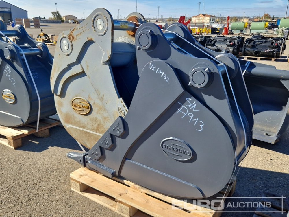 Strickland Set of 21T 18' Digging Bucket (S/N 145756), BT20 24' Digging Bucket (S/N 501669930L) - بكت: صورة 1 Strickland Set of 21T 18' Digging Bucket (S/N 145756), BT20 24' Digging Bucket (S/N 501669930L) - بكت: صورة 1