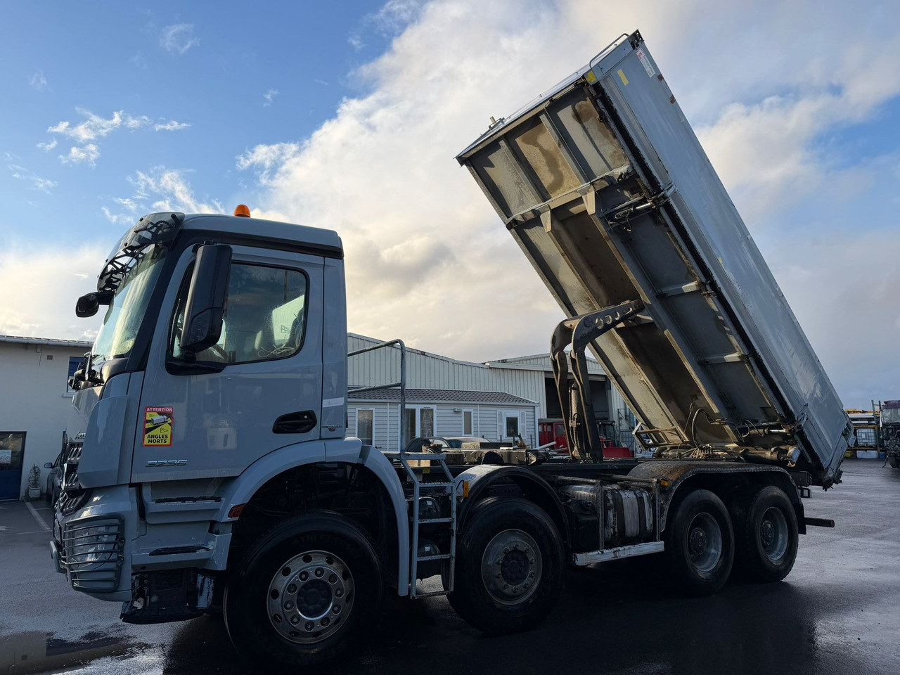 Camion porteur bi-benne EM-584-QH - شاحنة قلاب: صورة 2 Camion porteur bi-benne EM-584-QH - شاحنة قلاب: صورة 2