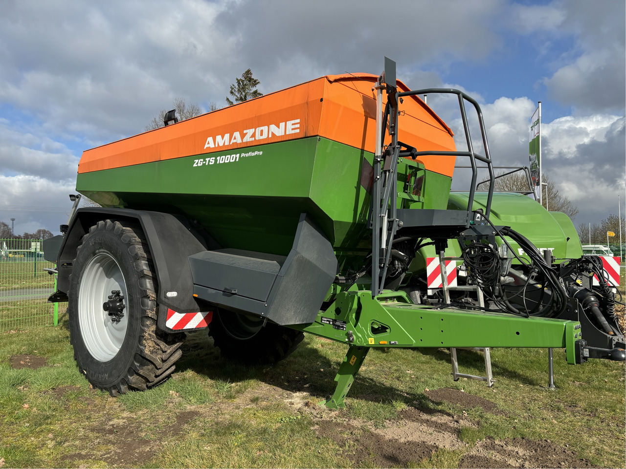 Amazone Anhängestreuer ZG-TS 10001 - آلة: صورة 1 Amazone Anhängestreuer ZG-TS 10001 - آلة: صورة 1