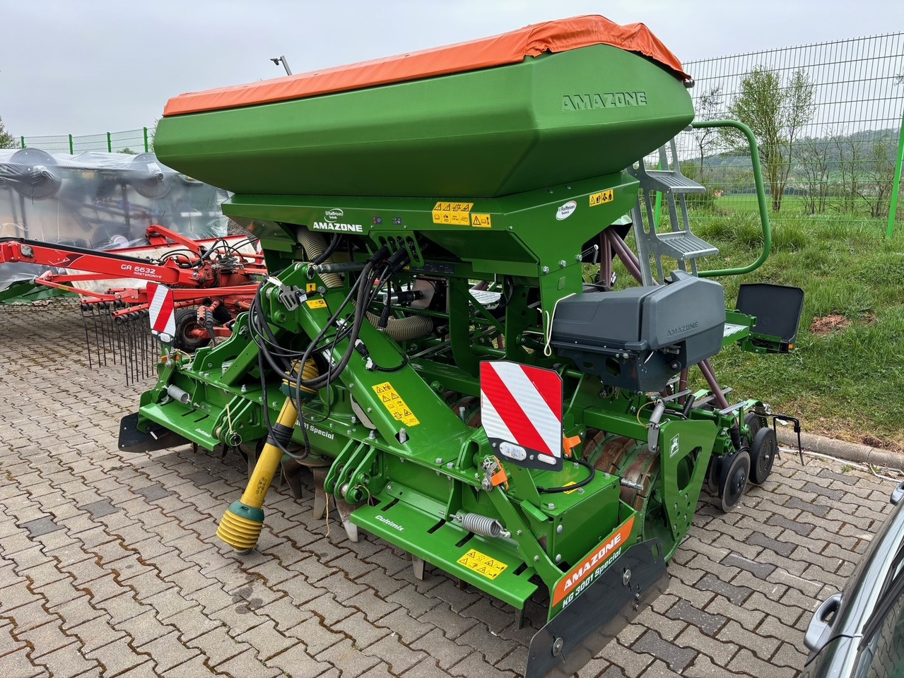 Amazone KG3001Special Centaya3000Super - آلة البذر: صورة 4 Amazone KG3001Special Centaya3000Super - آلة البذر: صورة 4