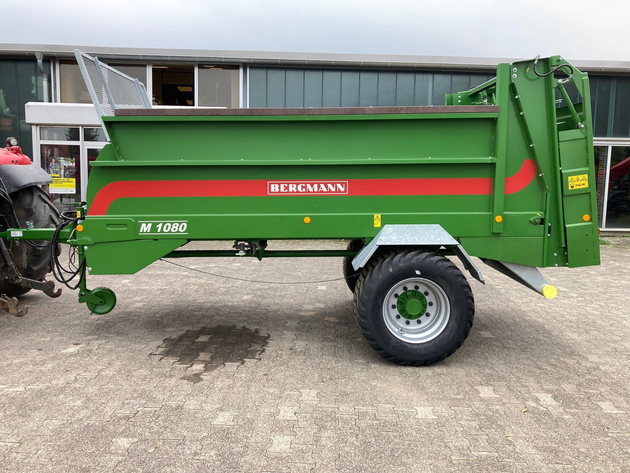 Bergmann Dungstreuer M 1080 SW - آلة رش السماد: صورة 1 Bergmann Dungstreuer M 1080 SW - آلة رش السماد: صورة 1