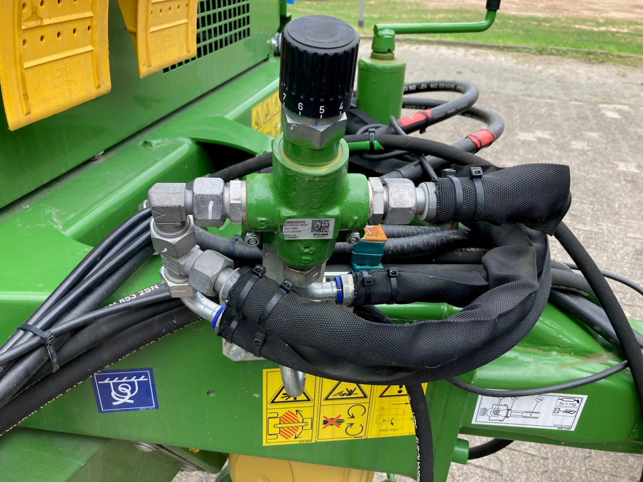 Bergmann Dungstreuer M 1080 SW - آلة رش السماد: صورة 2 Bergmann Dungstreuer M 1080 SW - آلة رش السماد: صورة 2