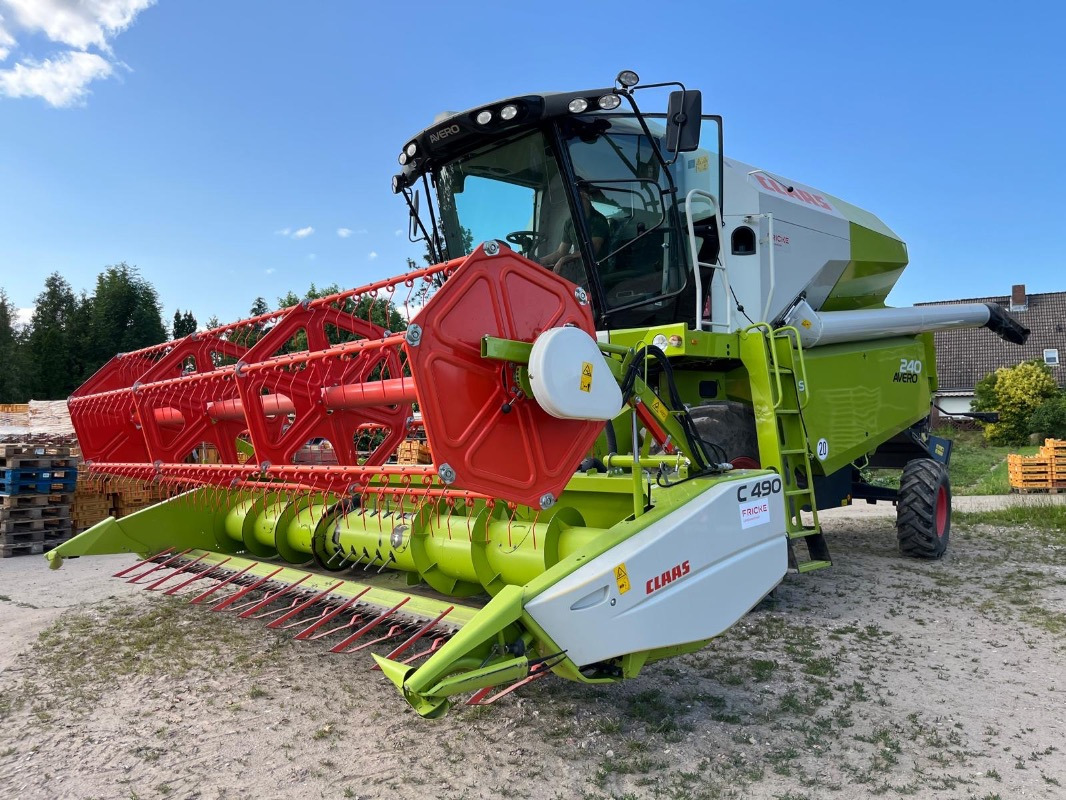 CLAAS Avero 240 - حصادة موحَّدة: صورة 1 CLAAS Avero 240 - حصادة موحَّدة: صورة 1