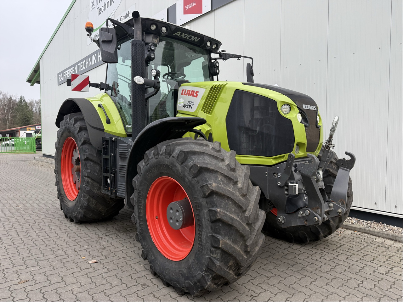 Claas Axion 870 C-Matic - جرار: صورة 1 Claas Axion 870 C-Matic - جرار: صورة 1