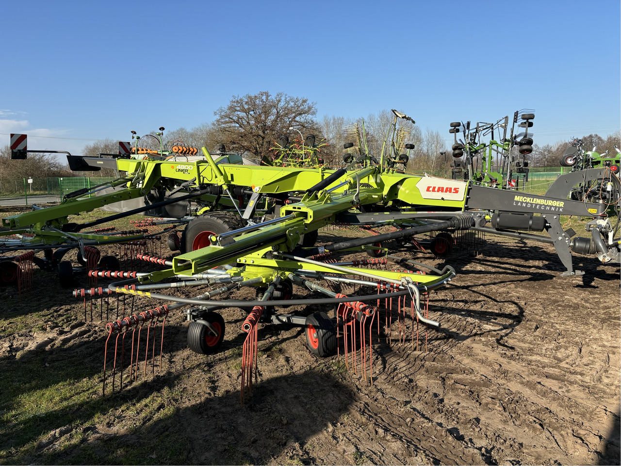 Claas Liner 4800 Trend - آلة تيبيس العشب/ آلة جمع العشب: صورة 4 Claas Liner 4800 Trend - آلة تيبيس العشب/ آلة جمع العشب: صورة 4