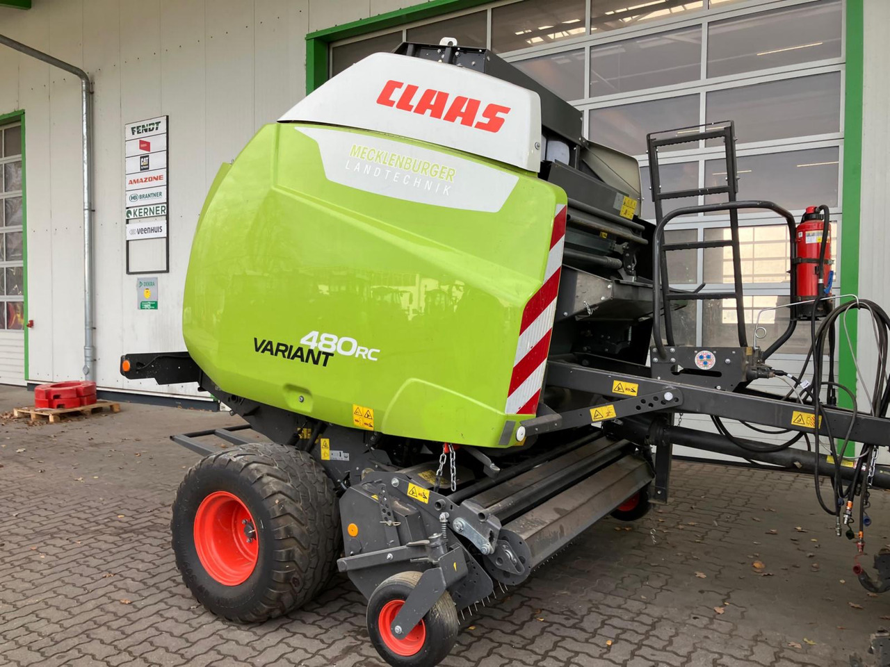 Claas Variant 480 RC - معدات تيبيس التبن: صورة 2 Claas Variant 480 RC - معدات تيبيس التبن: صورة 2