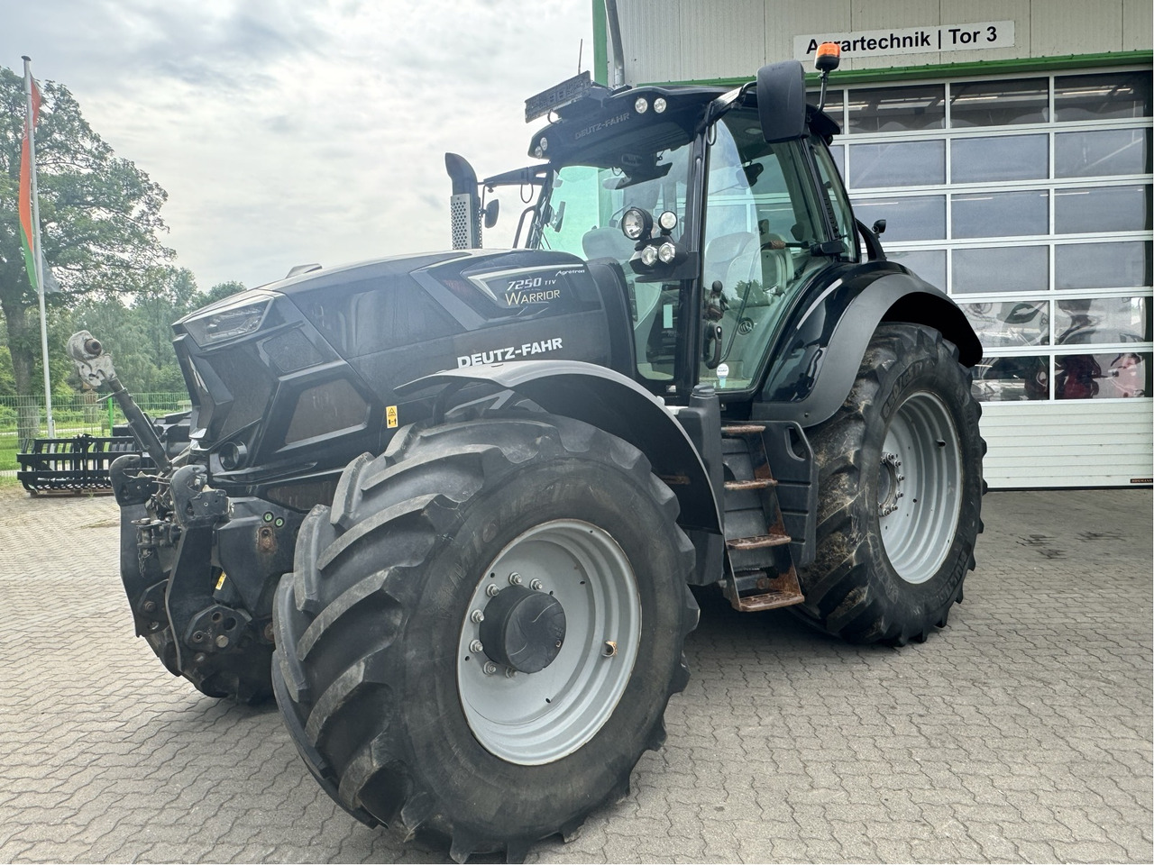 Deutz-Fahr Agrotron 7250 TTV - جرار: صورة 1 Deutz-Fahr Agrotron 7250 TTV - جرار: صورة 1