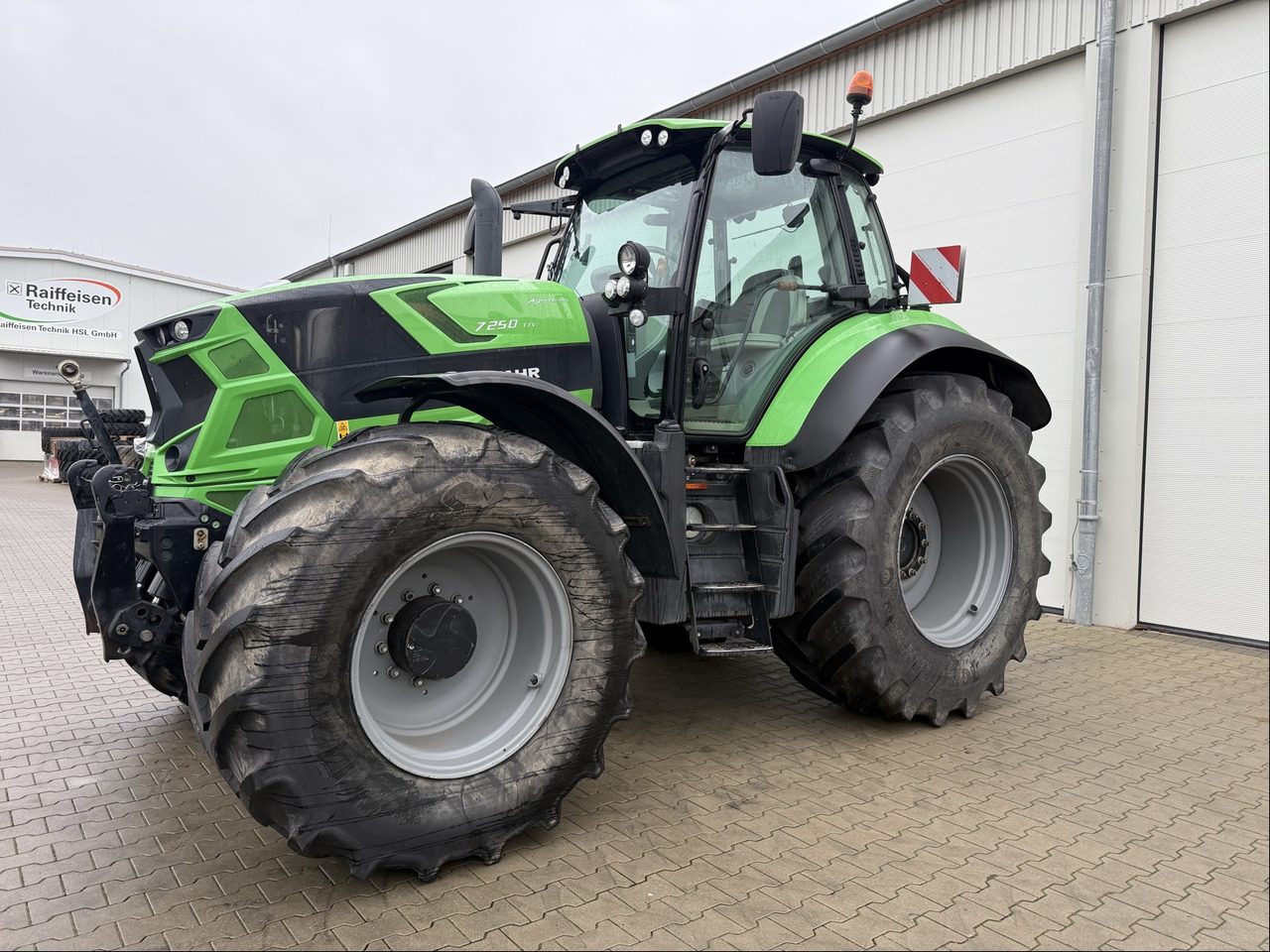 Deutz-Fahr Agrotron 7250 TTV - جرار: صورة 1 Deutz-Fahr Agrotron 7250 TTV - جرار: صورة 1