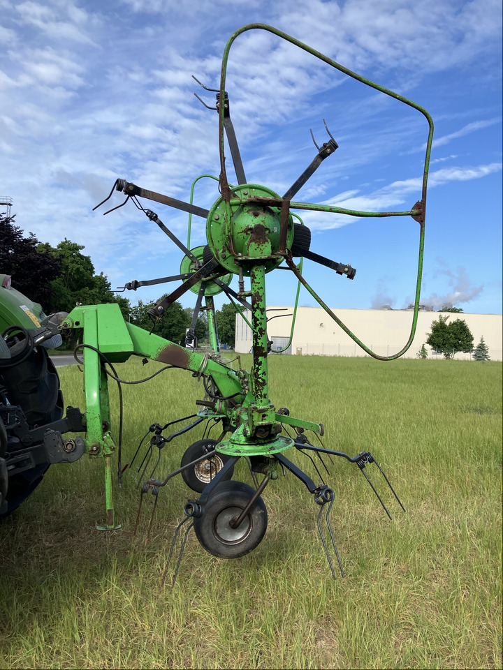 Deutz-Fahr KH 252 - آلة تيبيس العشب/ آلة جمع العشب: صورة 4 Deutz-Fahr KH 252 - آلة تيبيس العشب/ آلة جمع العشب: صورة 4