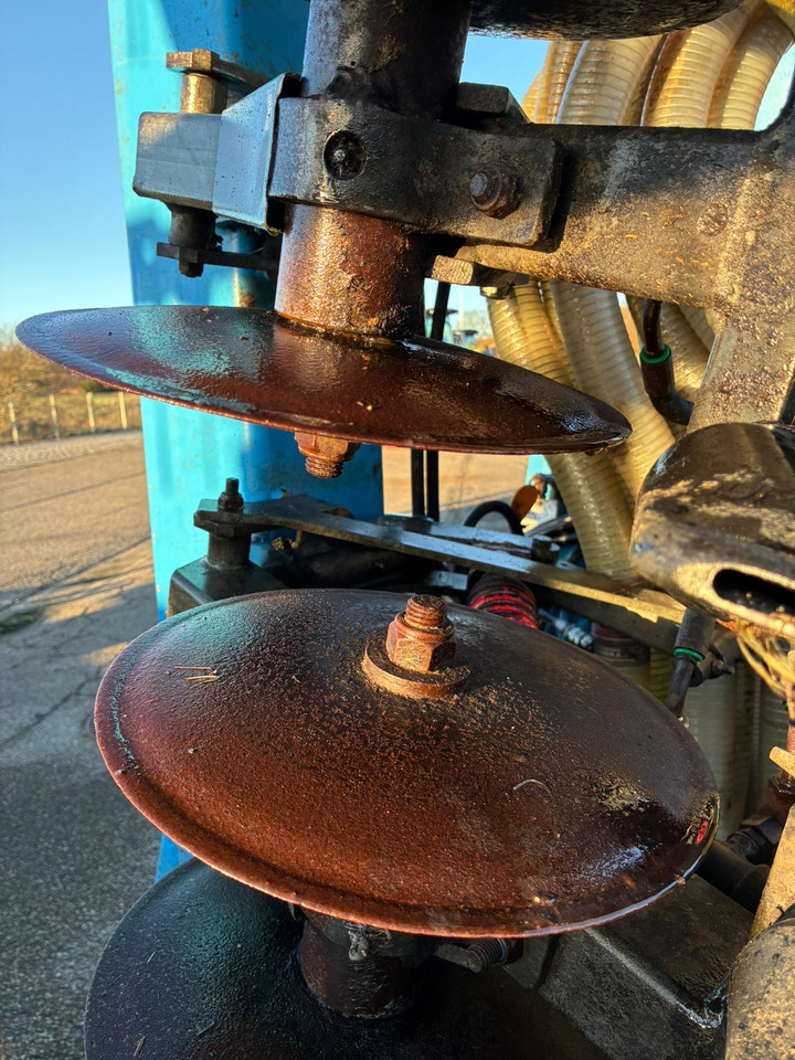 Duport Alltrac 8044 - آلة رش السماد: صورة 3 Duport Alltrac 8044 - آلة رش السماد: صورة 3