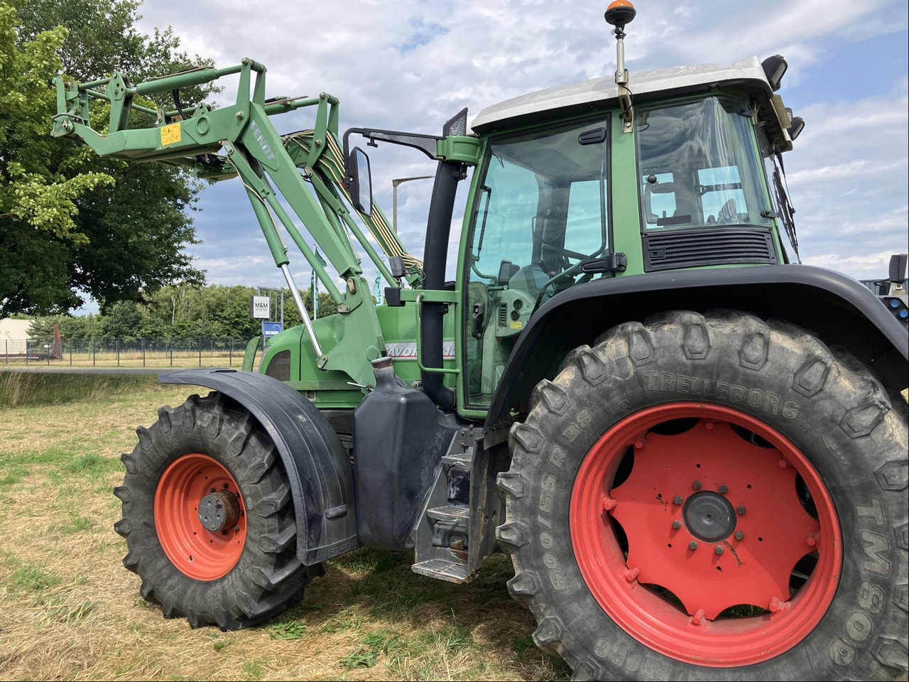 Fendt 712 COM1 - جرار: صورة 2 Fendt 712 COM1 - جرار: صورة 2