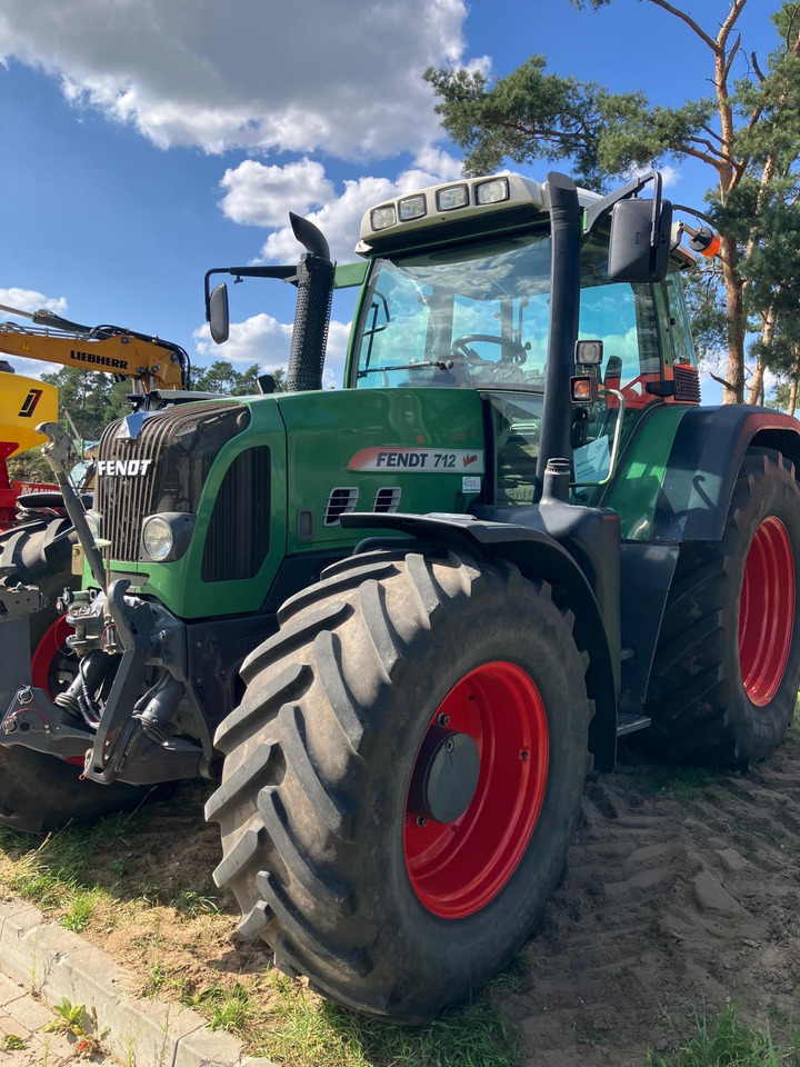 Fendt 712 Vario - جرار: صورة 1 Fendt 712 Vario - جرار: صورة 1