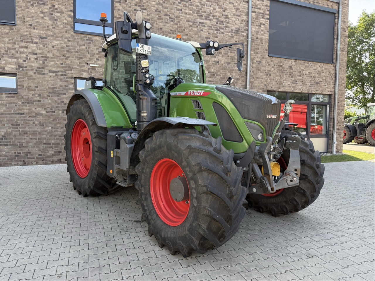 Fendt 718 Vario Gen6 PowerPlus - جرار: صورة 1 Fendt 718 Vario Gen6 PowerPlus - جرار: صورة 1