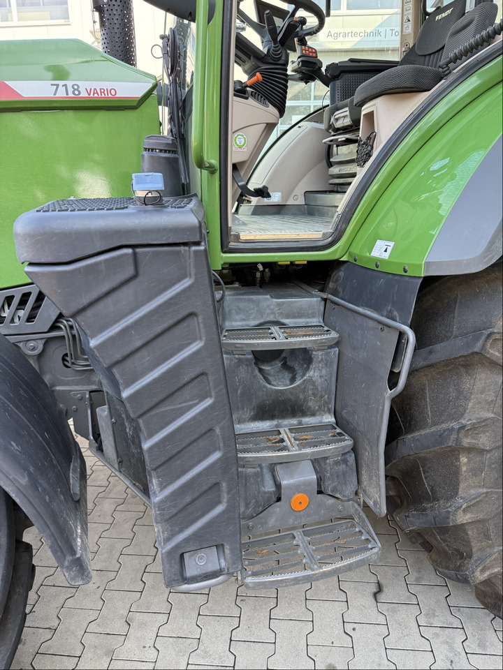 Fendt 718 Vario Gen6 PowerPlus - جرار: صورة 2 Fendt 718 Vario Gen6 PowerPlus - جرار: صورة 2