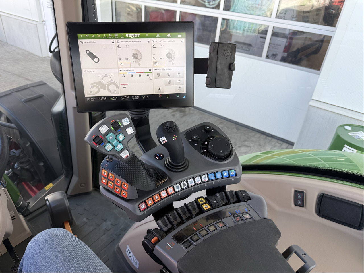 Fendt 718 Vario Gen6 ProfiPlus - جرار: صورة 2 Fendt 718 Vario Gen6 ProfiPlus - جرار: صورة 2