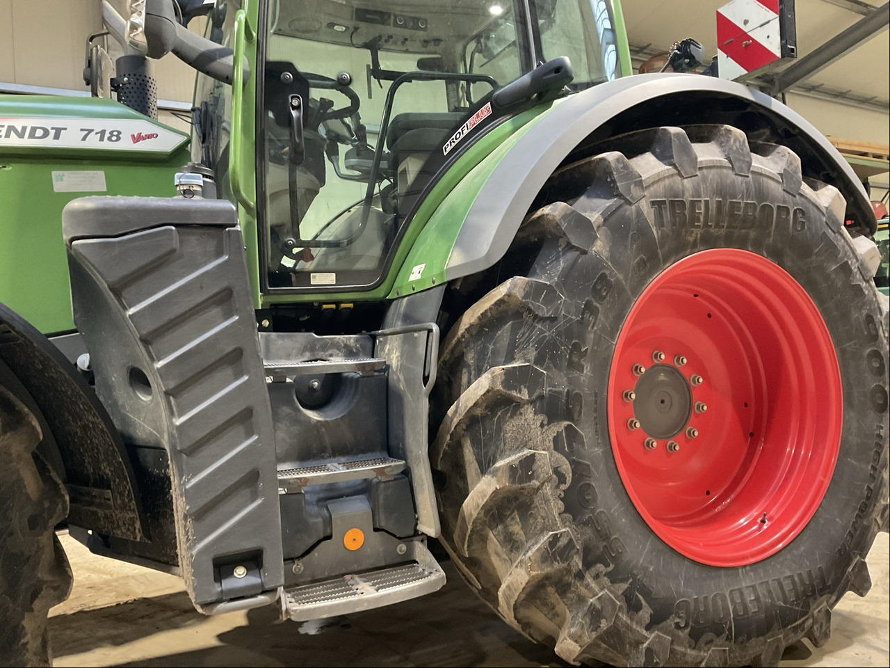 Fendt 718 Vario S4 ProfiPlus - جرار: صورة 4 Fendt 718 Vario S4 ProfiPlus - جرار: صورة 4