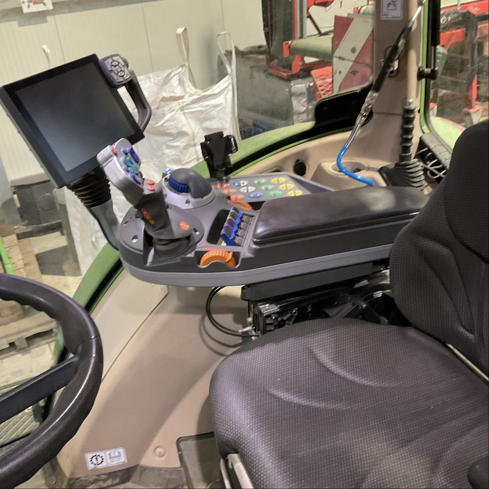 Fendt 718 Vario S4 ProfiPlus - جرار: صورة 2 Fendt 718 Vario S4 ProfiPlus - جرار: صورة 2