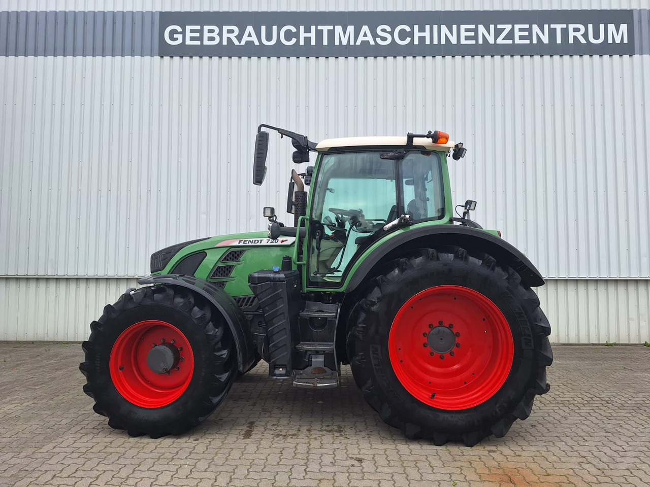 Fendt 720 Vario SCR Profi - جرار: صورة 1 Fendt 720 Vario SCR Profi - جرار: صورة 1