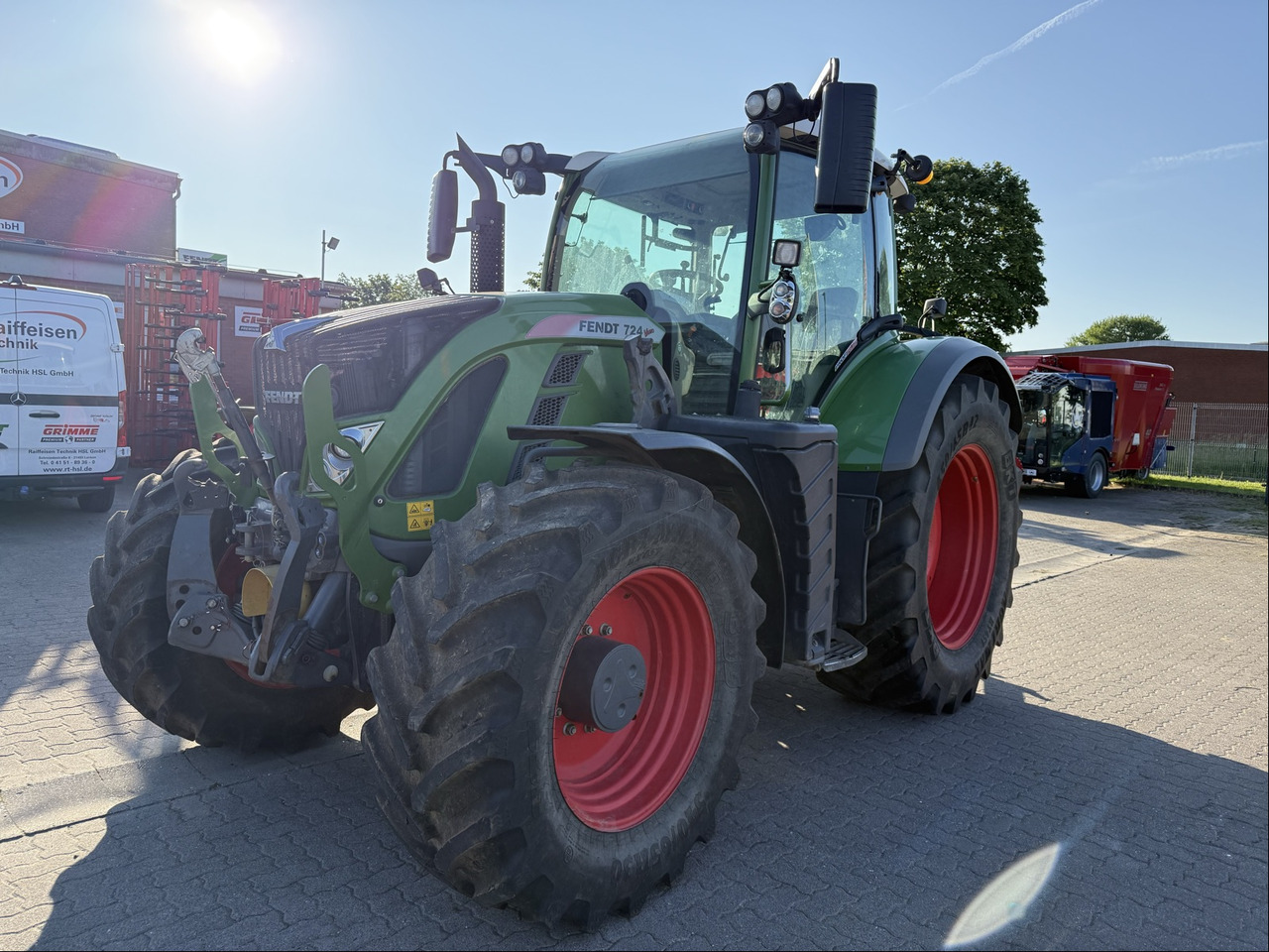 Fendt 724 Vario S4 ProfiPlus - جرار: صورة 1 Fendt 724 Vario S4 ProfiPlus - جرار: صورة 1