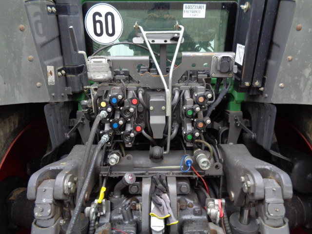 جرار Fendt 824 Vario S4 ProfiPlus: صورة 14