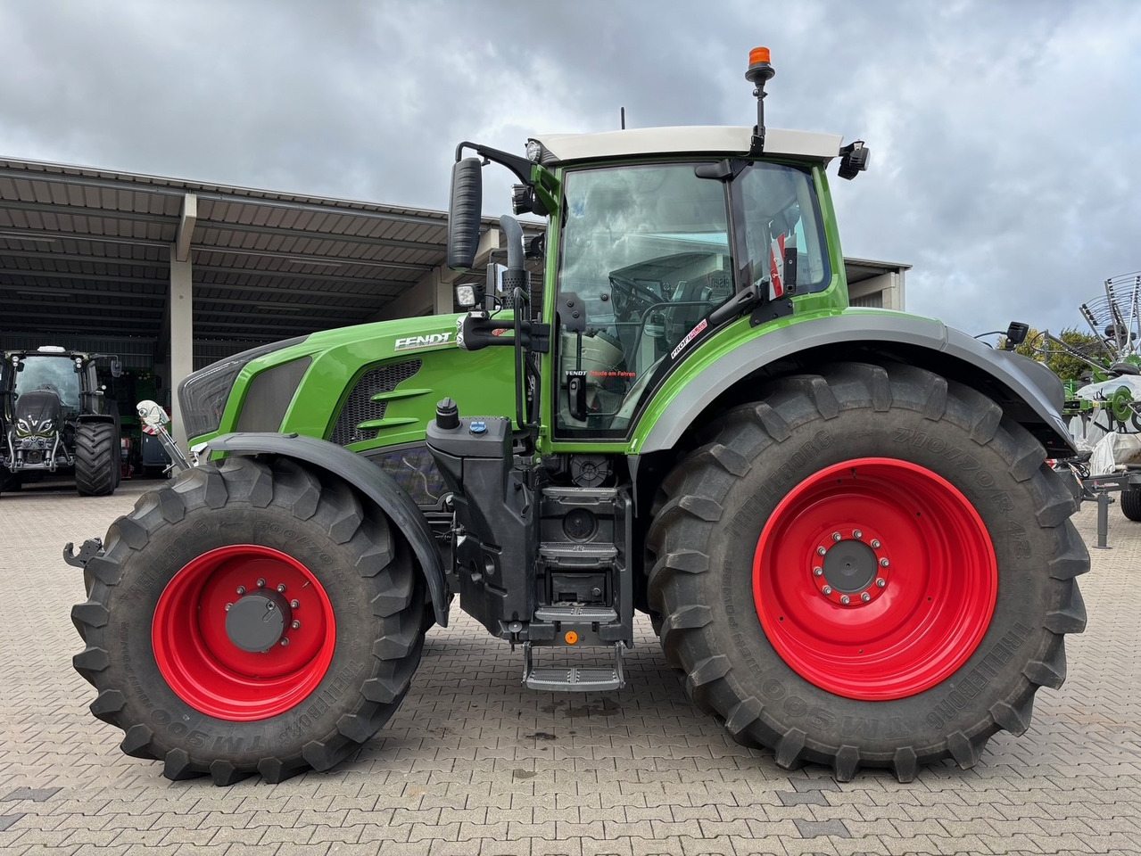 Fendt 826 Vario S4 ProfiPlus - جرار: صورة 1 Fendt 826 Vario S4 ProfiPlus - جرار: صورة 1