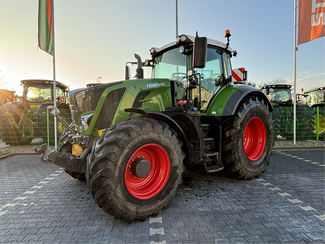 Fendt 826 Vario S4 ProfiPlus - جرار: صورة 1 Fendt 826 Vario S4 ProfiPlus - جرار: صورة 1