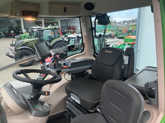 Fendt 826 Vario S4 Profi - جرار: صورة 3 Fendt 826 Vario S4 Profi - جرار: صورة 3