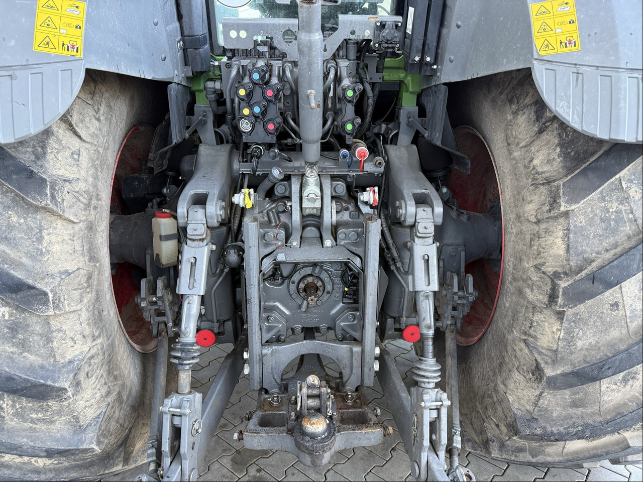 Fendt 828 Vario ProfiPlus Motor NEU - جرار: صورة 4 Fendt 828 Vario ProfiPlus Motor NEU - جرار: صورة 4